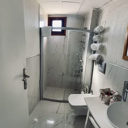 Erol - Adult Only Hotell Ayvalı